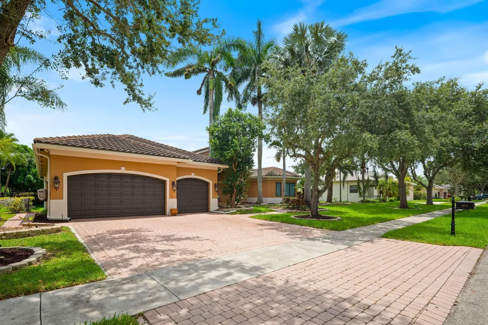 3972 SW 140TH AVENUE Davie, FL 33330