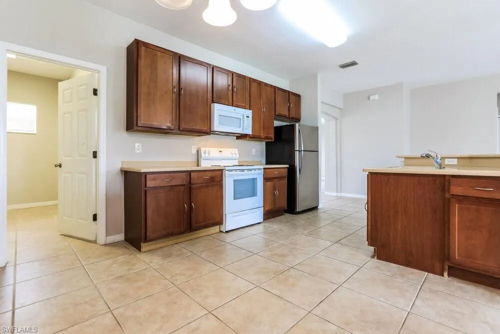 Address Not Shown Port Charlotte, FL 33981