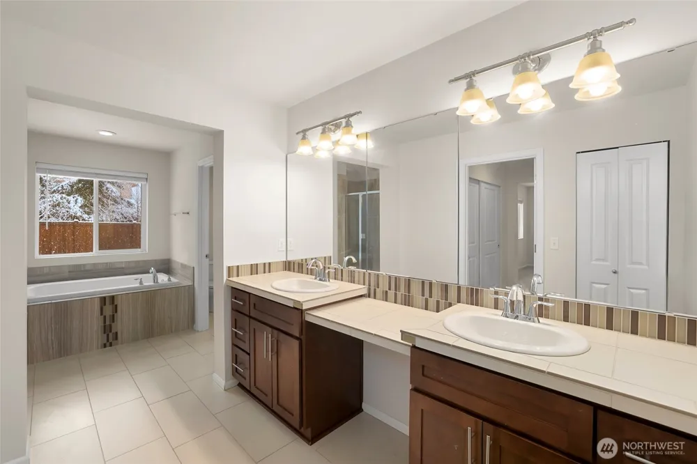 32214 50th Court S Auburn, WA 98001