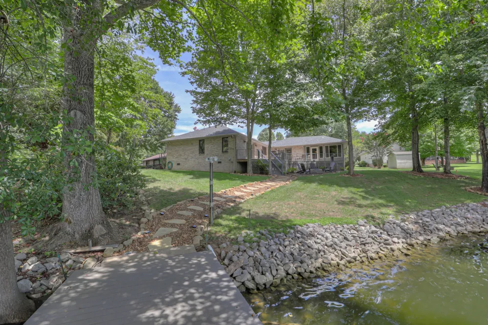 117 Lake St Estill Springs, TN 37330