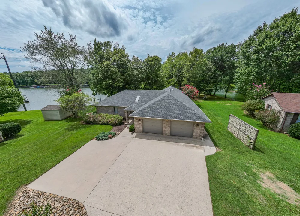 117 Lake St Estill Springs, TN 37330