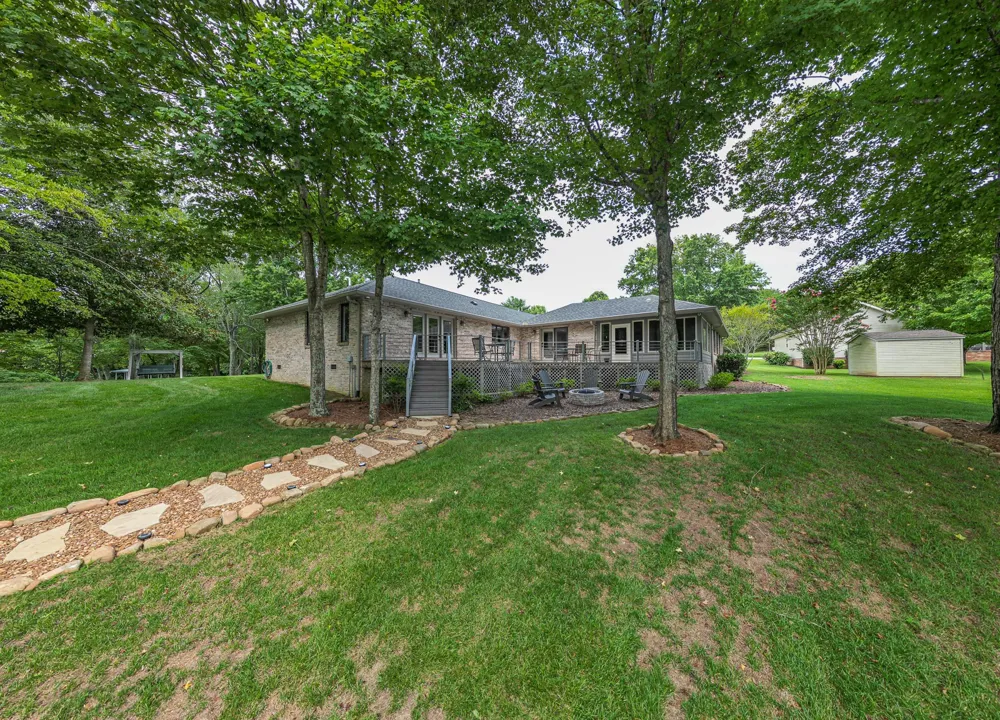 117 Lake St Estill Springs, TN 37330