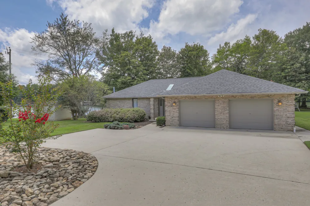 117 Lake St Estill Springs, TN 37330