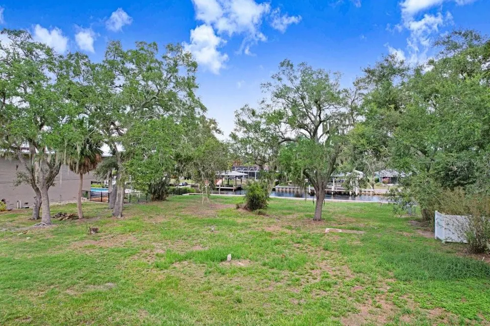 406 14TH STREET SW Ruskin, FL 33570