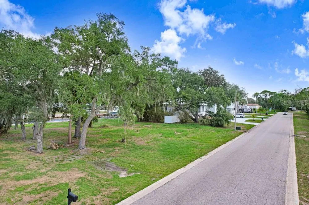 406 14TH STREET SW Ruskin, FL 33570