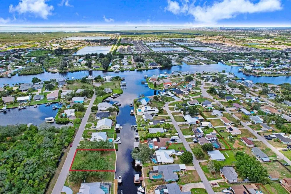 406 14TH STREET SW Ruskin, FL 33570