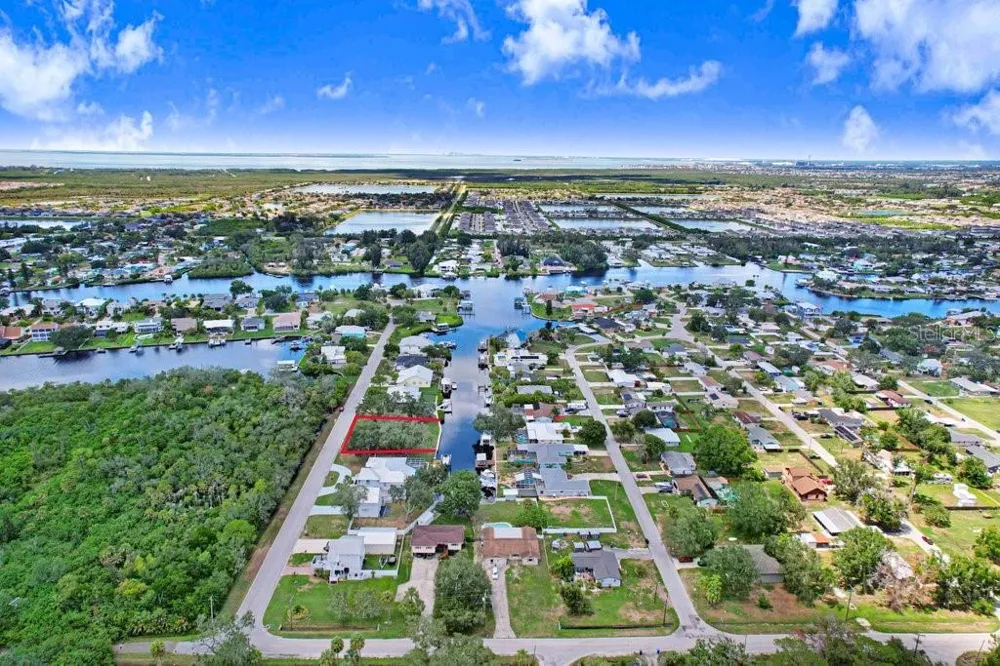 406 14TH STREET SW Ruskin, FL 33570