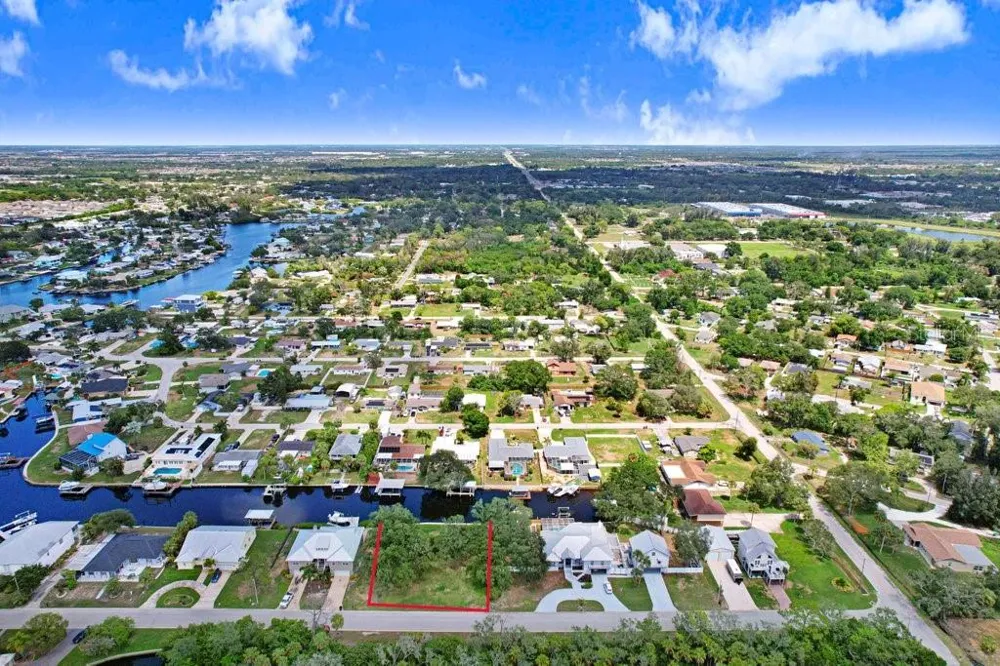 406 14TH STREET SW Ruskin, FL 33570