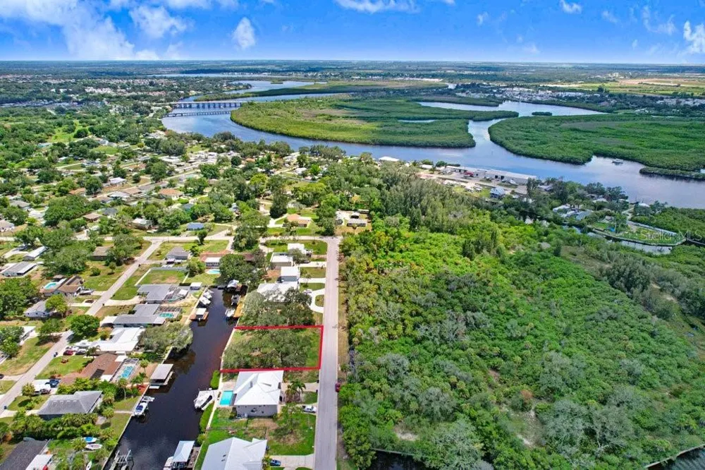 406 14TH STREET SW Ruskin, FL 33570