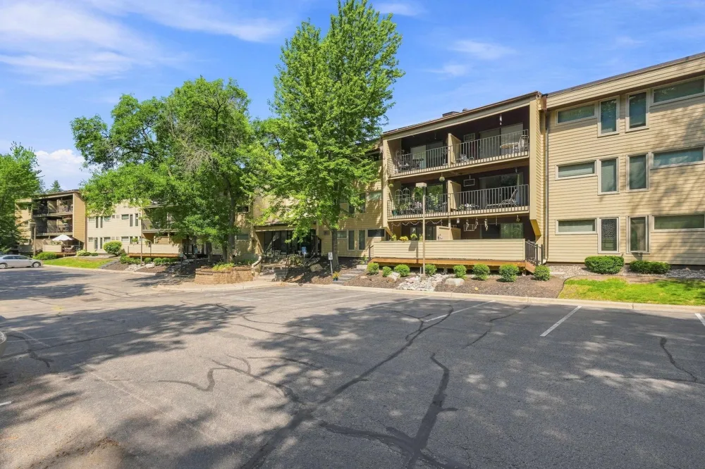 12600 Parkwood Drive #308 Burnsville, MN 55337