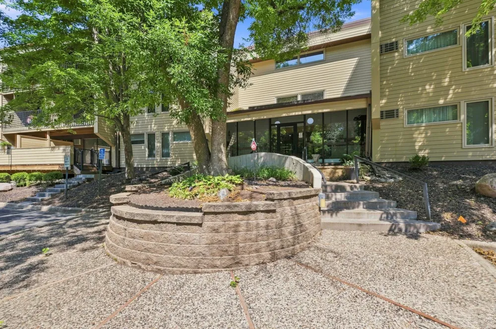 12600 Parkwood Drive #308 Burnsville, MN 55337