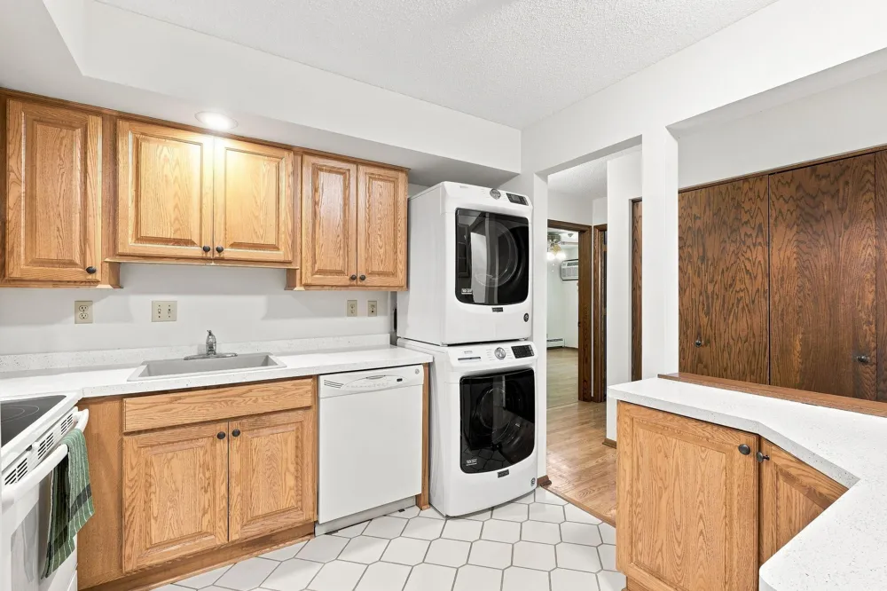 12600 Parkwood Drive #308 Burnsville, MN 55337