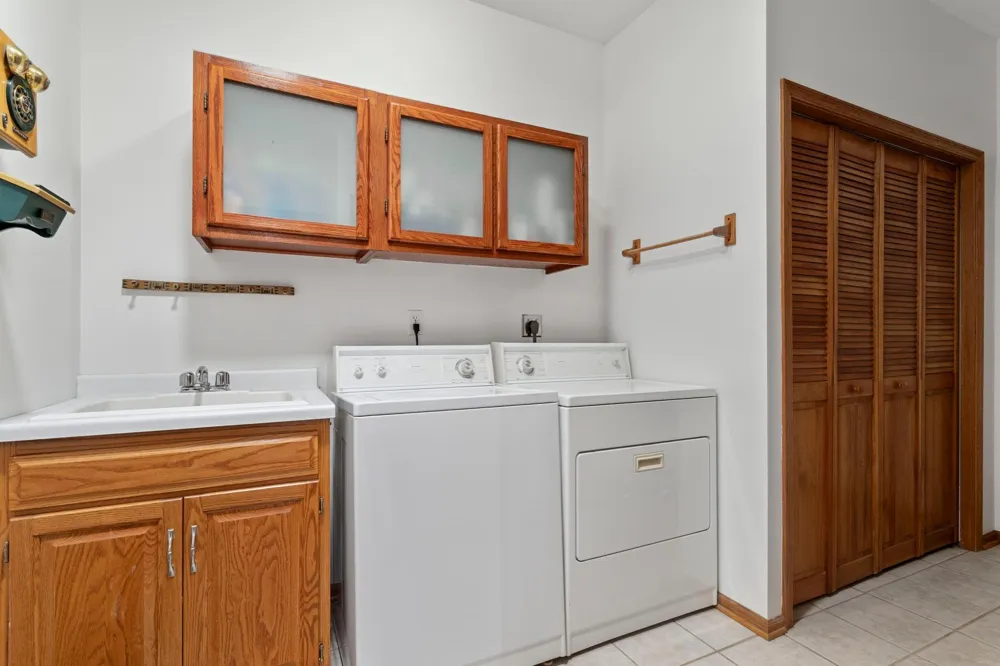 158 Cardinal Lane Clearwater, MN 55320