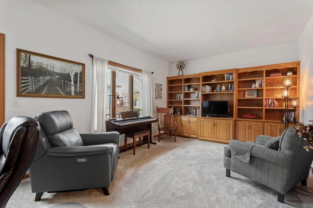 158 Cardinal Lane Clearwater, MN 55320