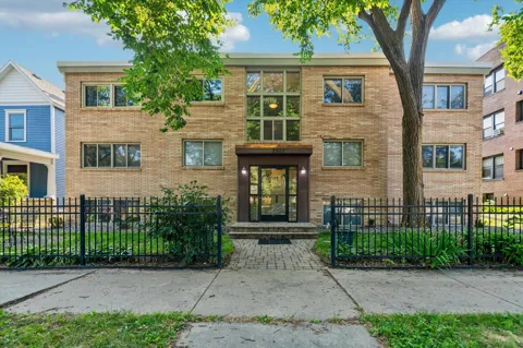 2507 Bryant Avenue S #204