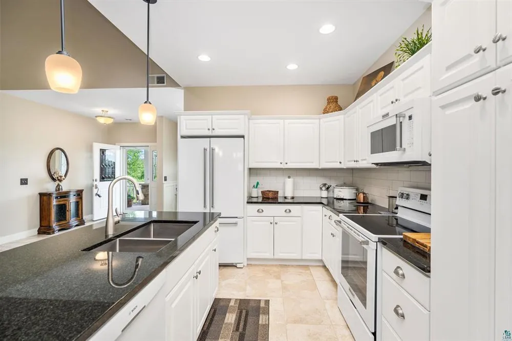 4911 Greystone Street Hermantown, MN 55811
