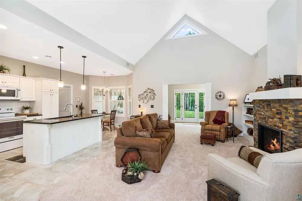 4911 Greystone Street Hermantown, MN 55811