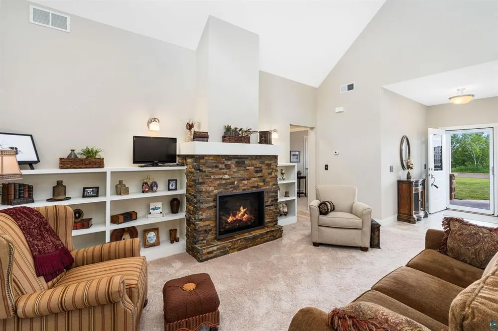 4911 Greystone Street Hermantown, MN 55811