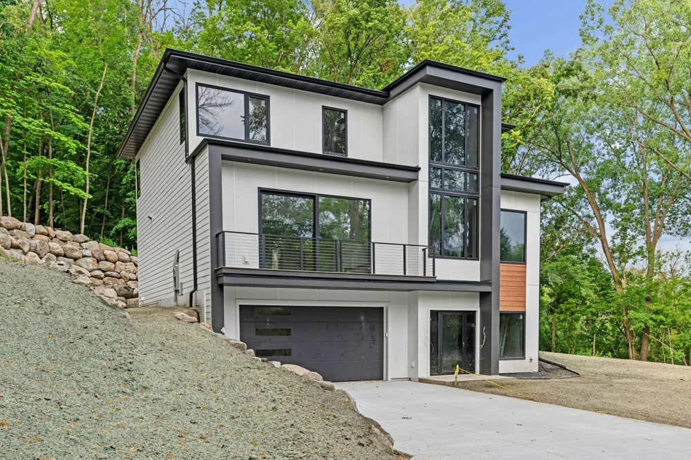 6160 Cardinal Drive Excelsior, MN 55331