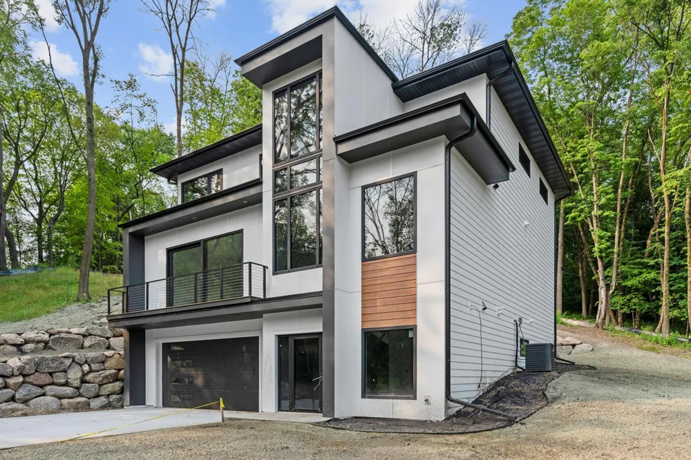 6160 Cardinal Drive Excelsior, MN 55331