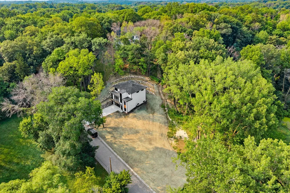 6160 Cardinal Drive Excelsior, MN 55331