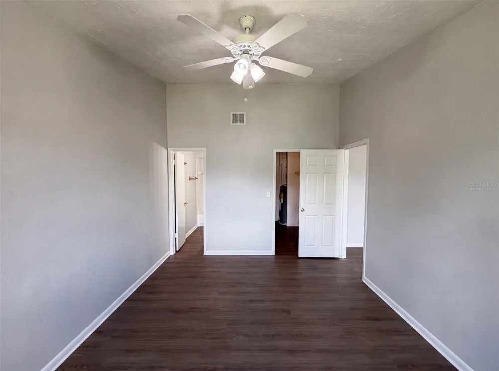 5213 VIA HACIENDA CIRCLE #307 Orlando, FL 32839