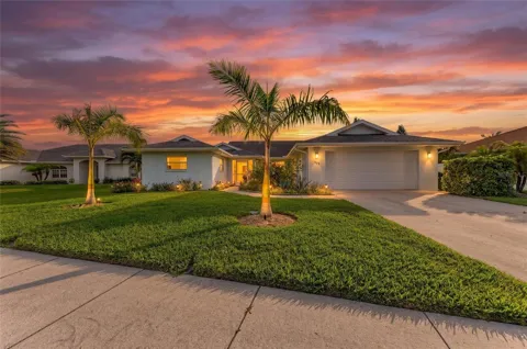 405 BAYSIDE LANE
