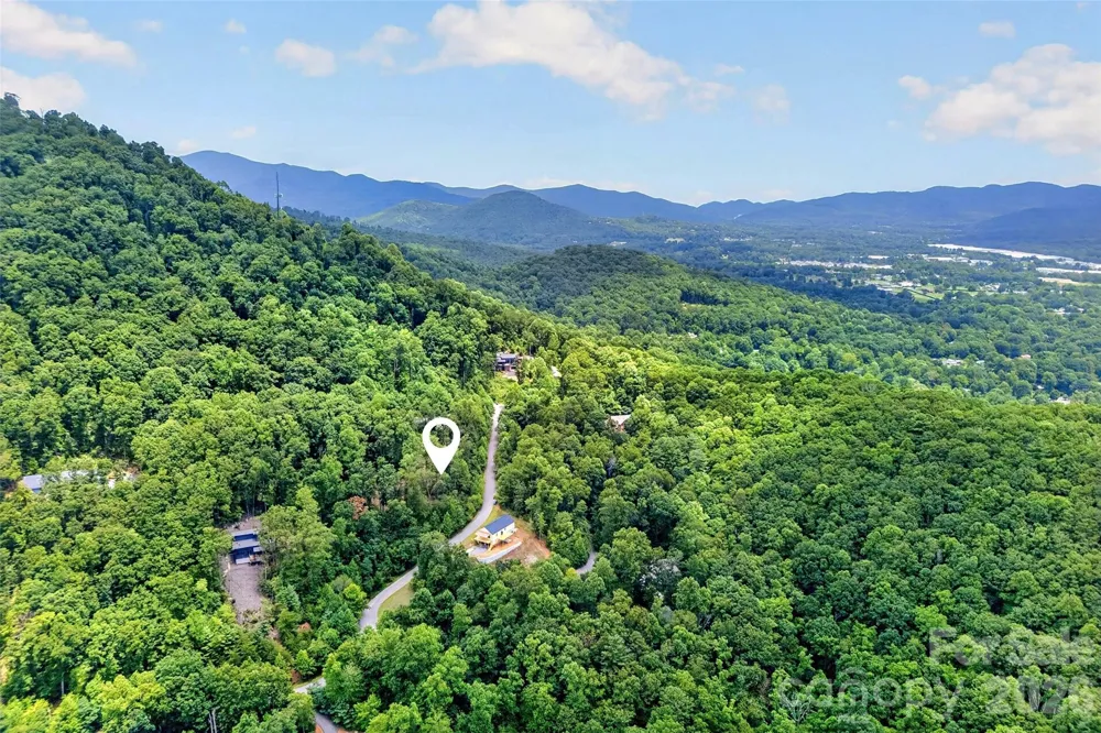 32 Nellie Bell Lane Swannanoa, NC 28778