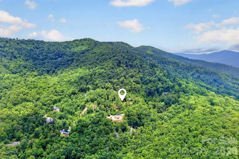 32 Nellie Bell Lane Swannanoa, NC 28778