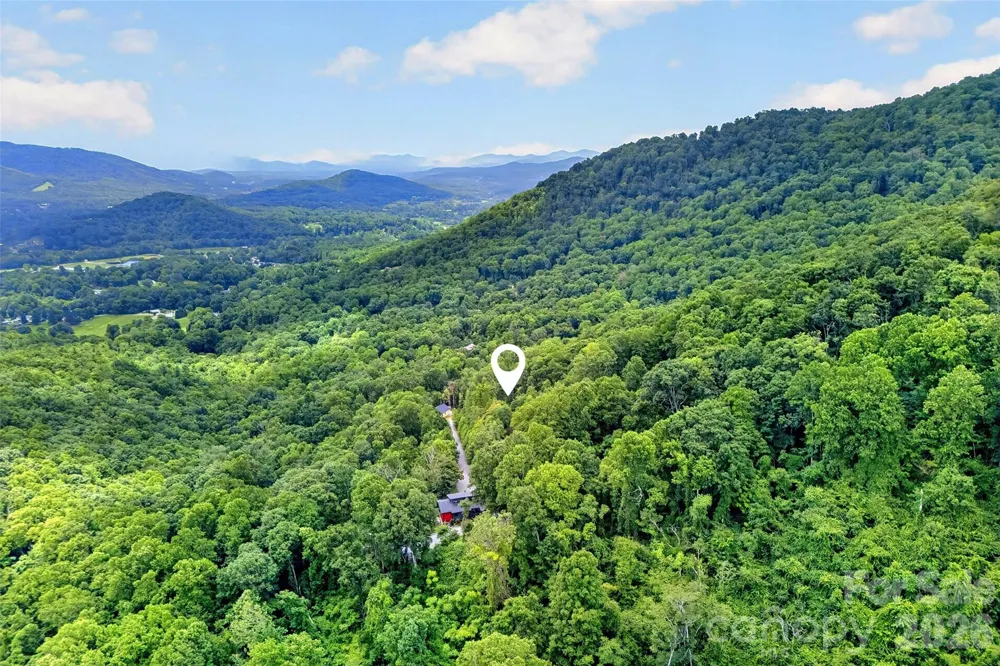 32 Nellie Bell Lane Swannanoa, NC 28778