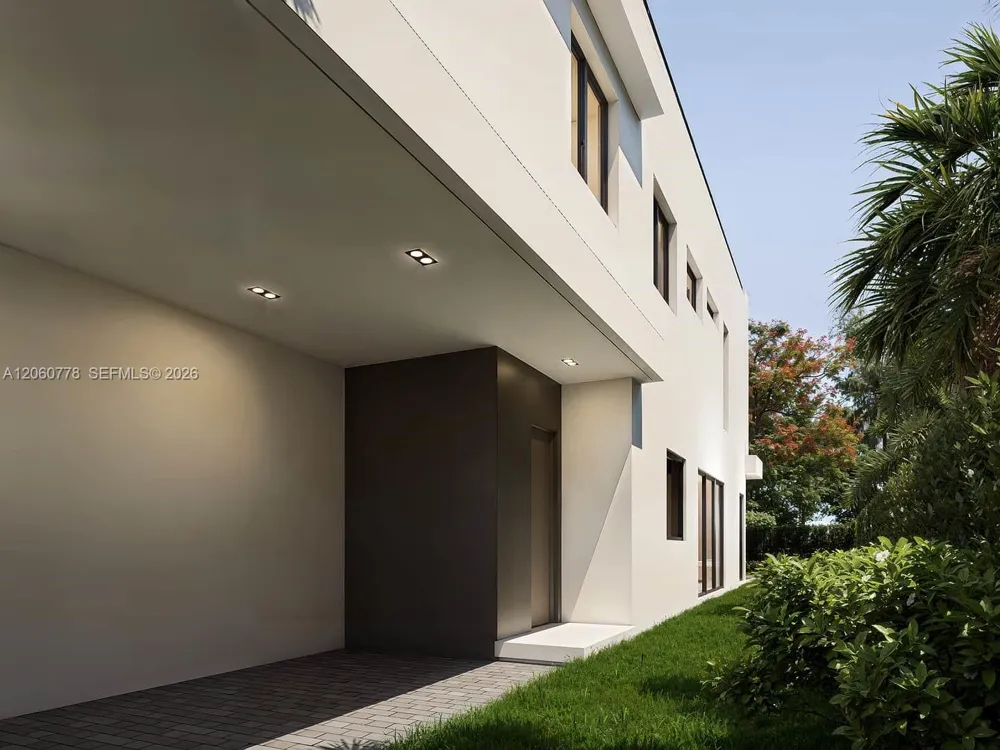 3113 Plaza St Coconut Grove, FL 33133