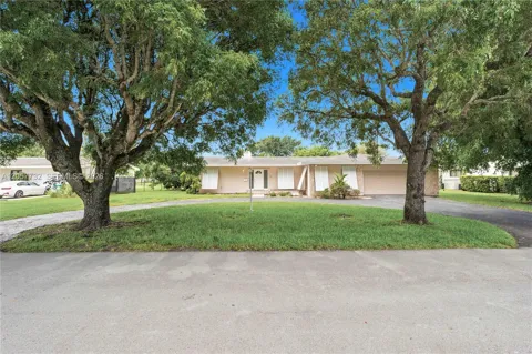 8010 SW 139th Ter