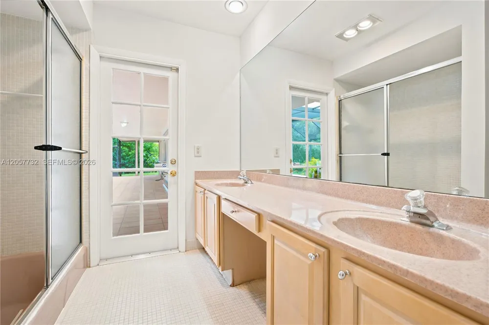 8010 SW 139th Ter Palmetto Bay, FL 33158