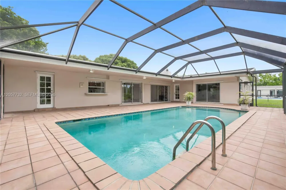 8010 SW 139th Ter Palmetto Bay, FL 33158