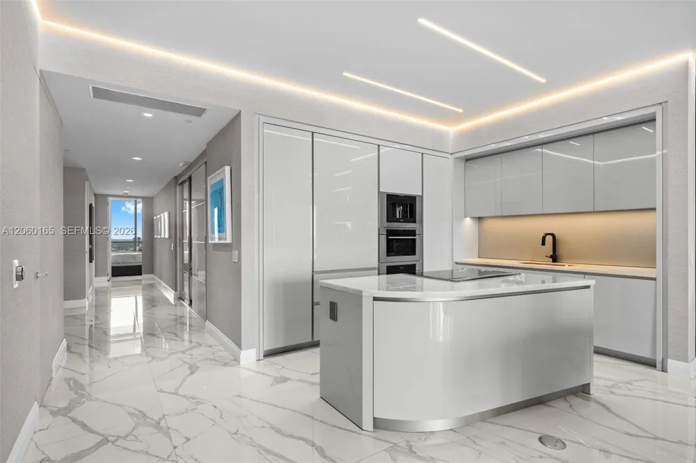 18975 Collins Ave #3303 Sunny Isles Beach, FL 33160