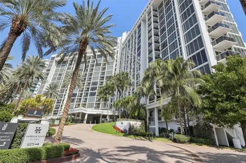 10275 Collins Ave #1106
