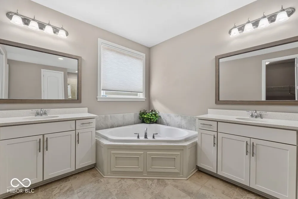 3579 Sugar Pine Lane Zionsville, IN 46077