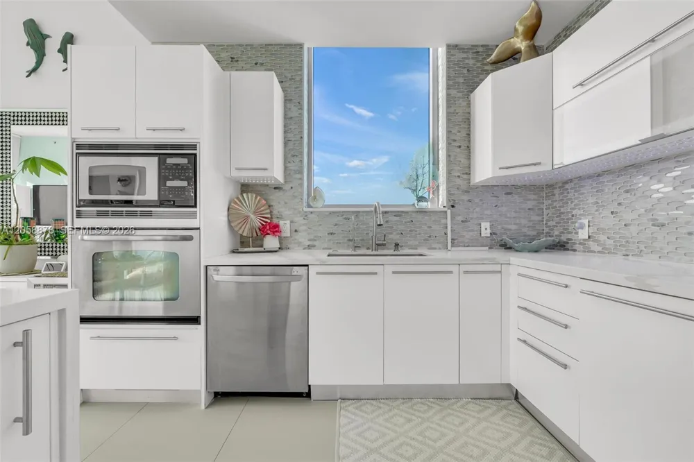 7930 East Dr #1408 North Bay Village, FL 33141