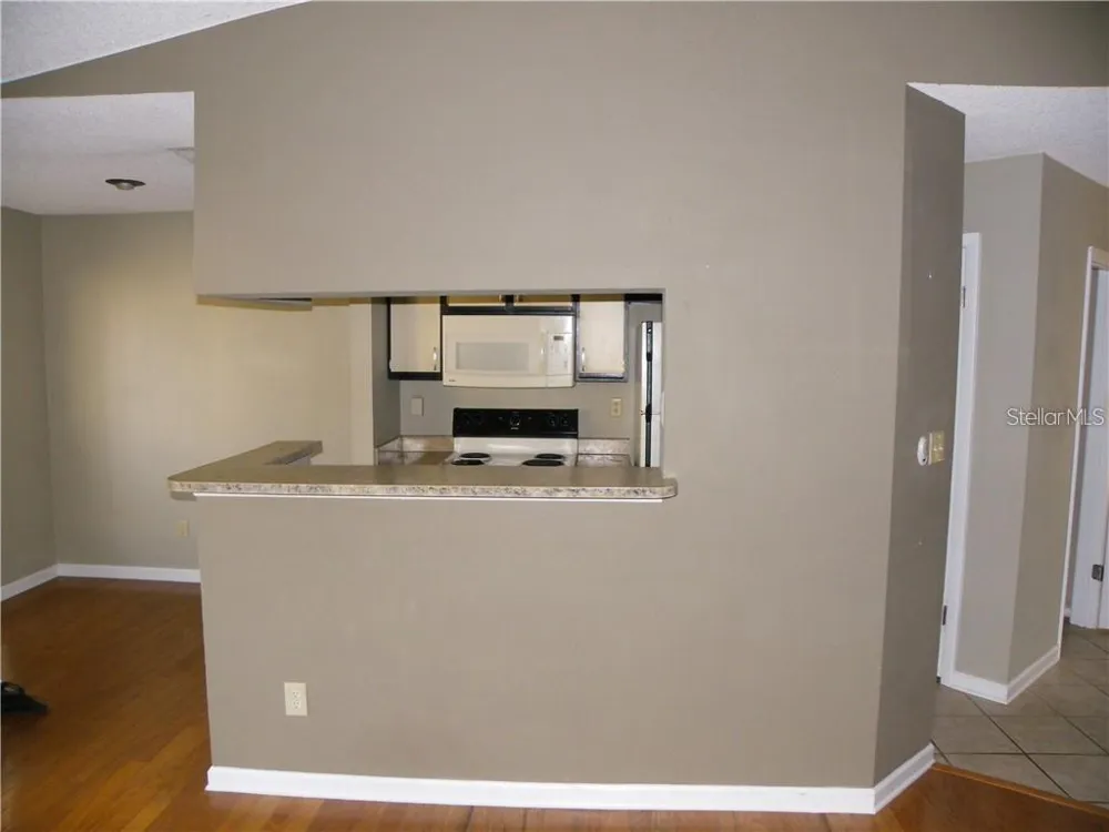 8722 MALLARD RESERVE DRIVE #204 Tampa, FL 33614