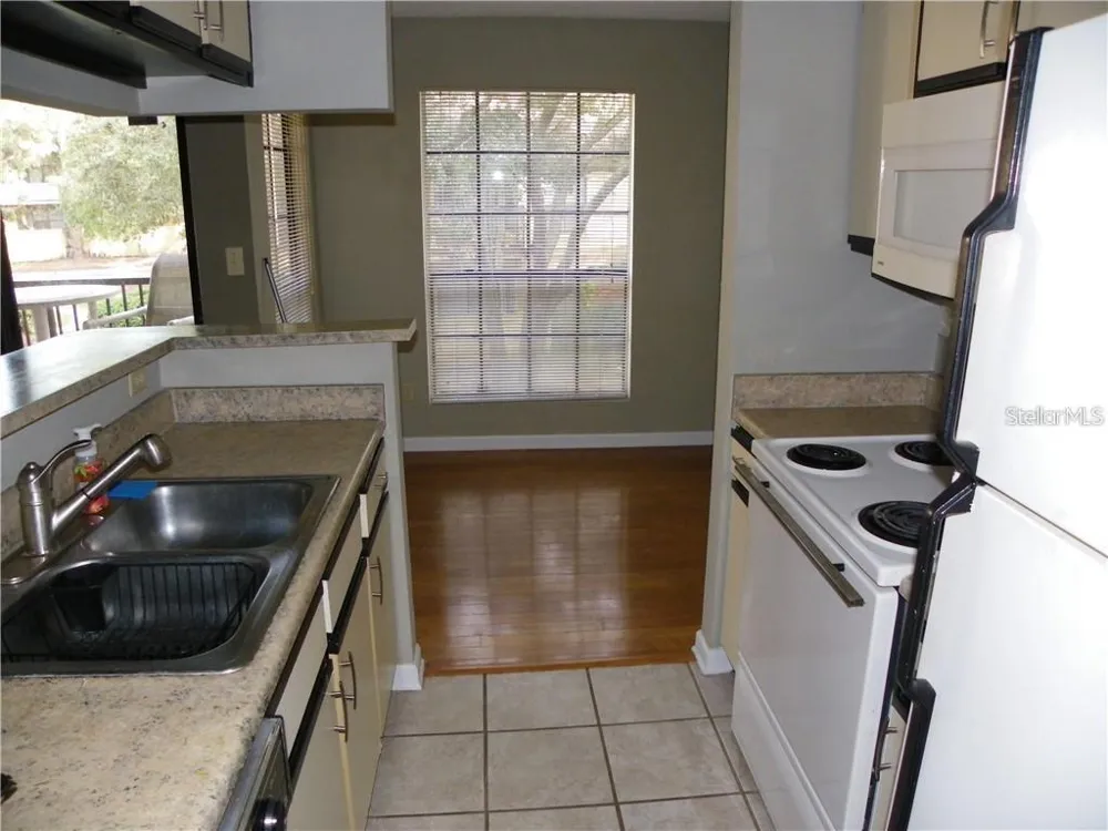 8722 MALLARD RESERVE DRIVE #204 Tampa, FL 33614