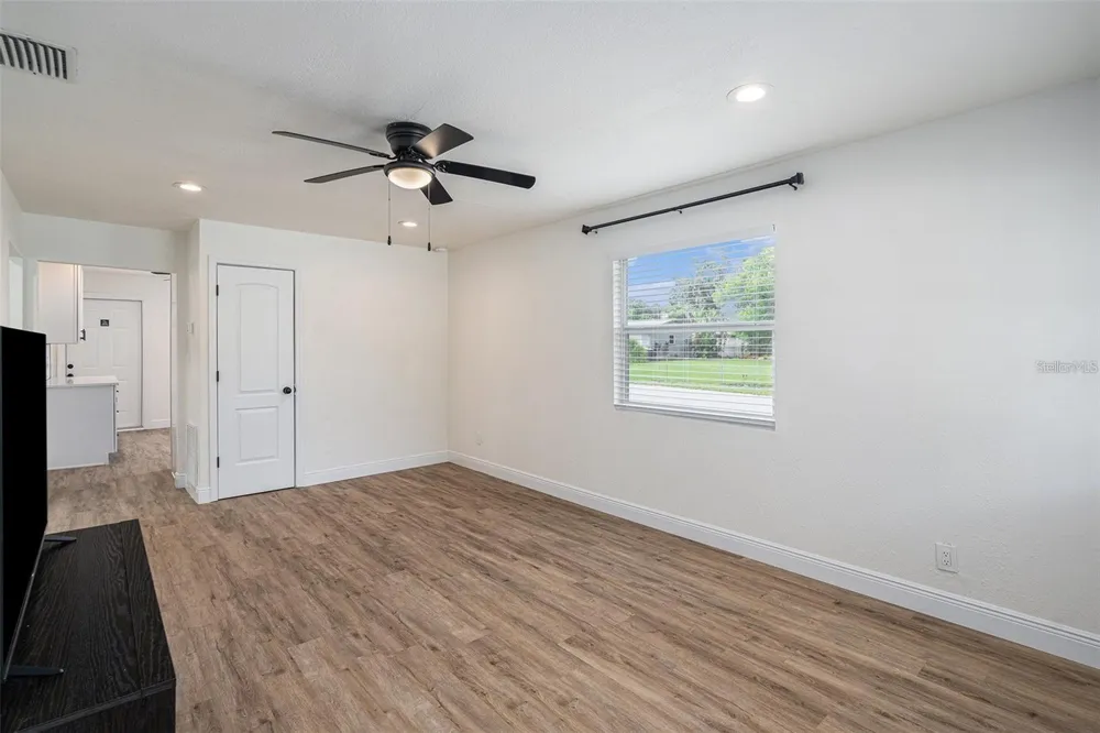1411 S MADISON AVENUE Clearwater, FL 33756
