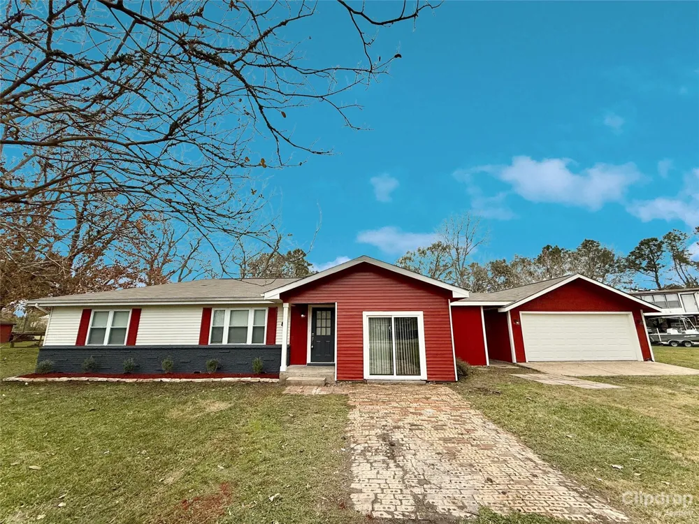 8 Piney Way Angleton, TX 77515