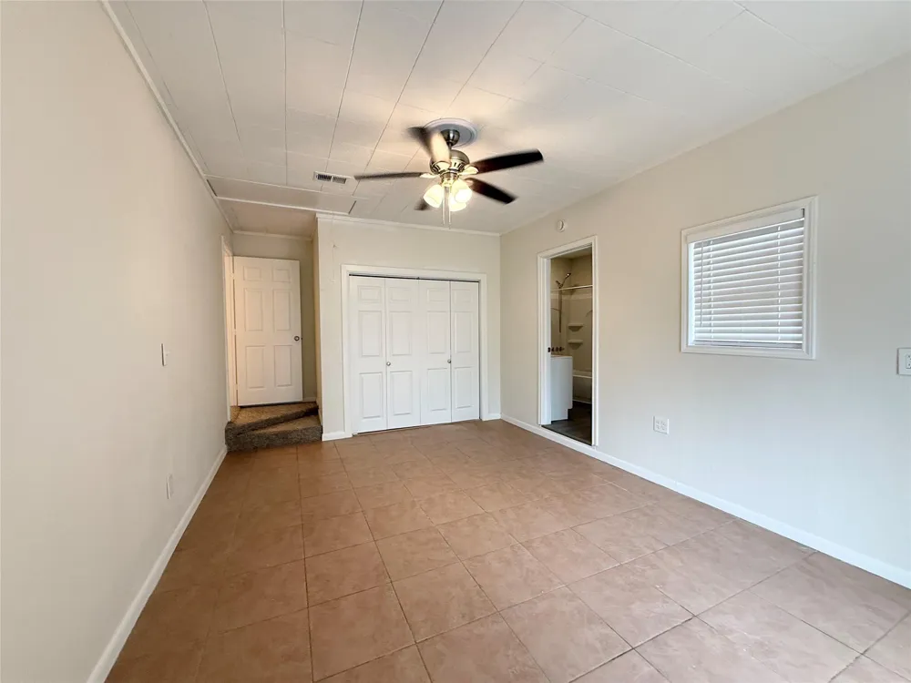 8 Piney Way Angleton, TX 77515