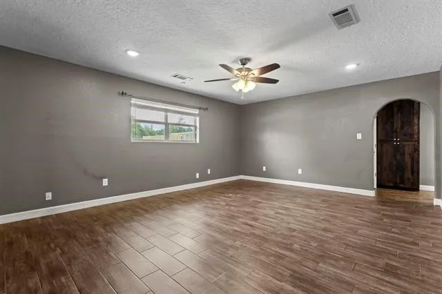 626 Suncrest Orange, TX 77630