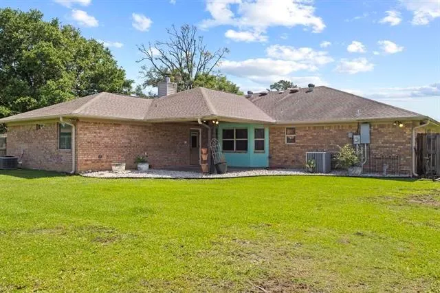 626 Suncrest Orange, TX 77630