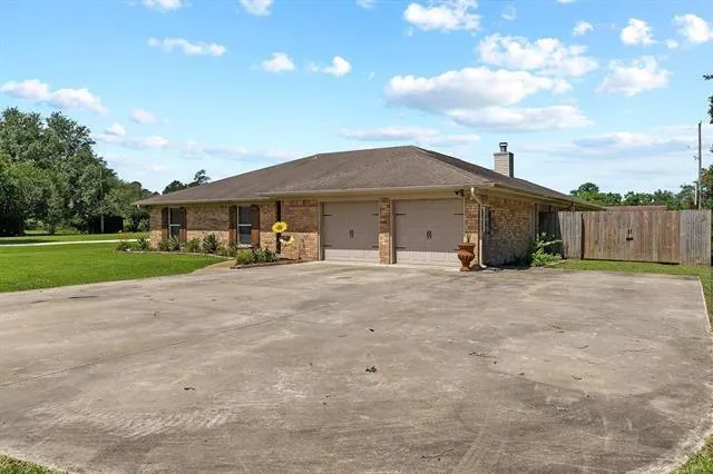 626 Suncrest Orange, TX 77630