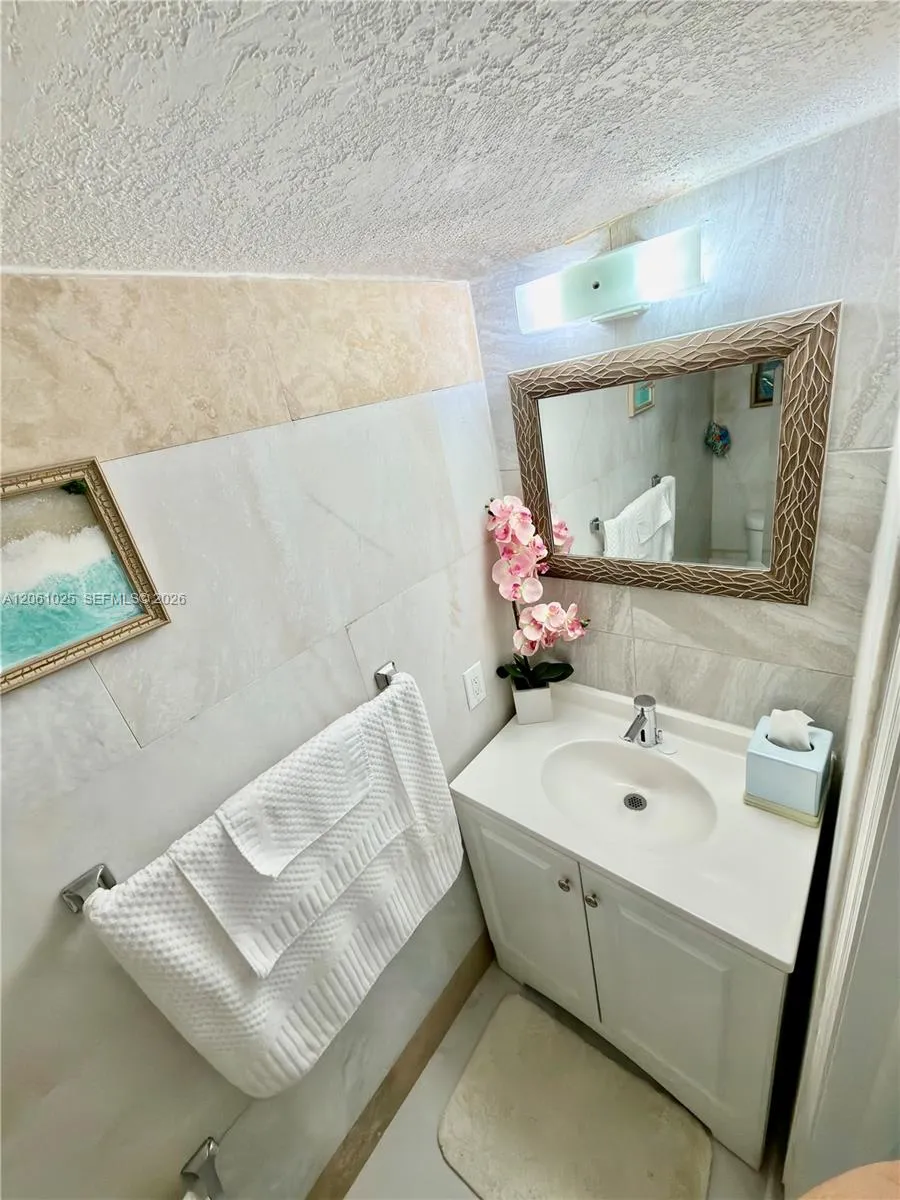 8408 SW 208th Ter Cutler Bay, FL 33189