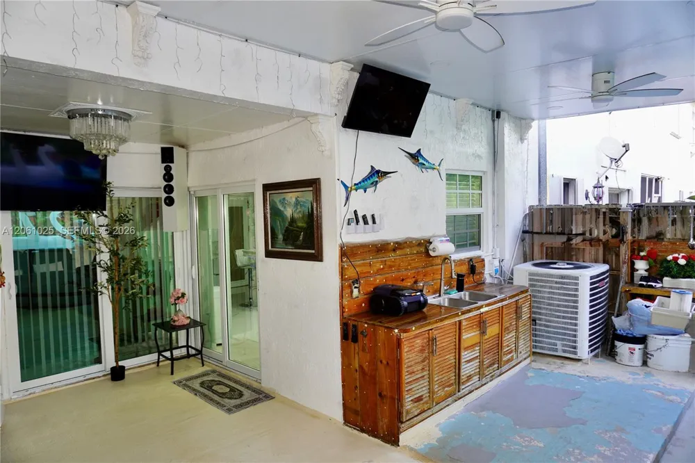 8408 SW 208th Ter Cutler Bay, FL 33189
