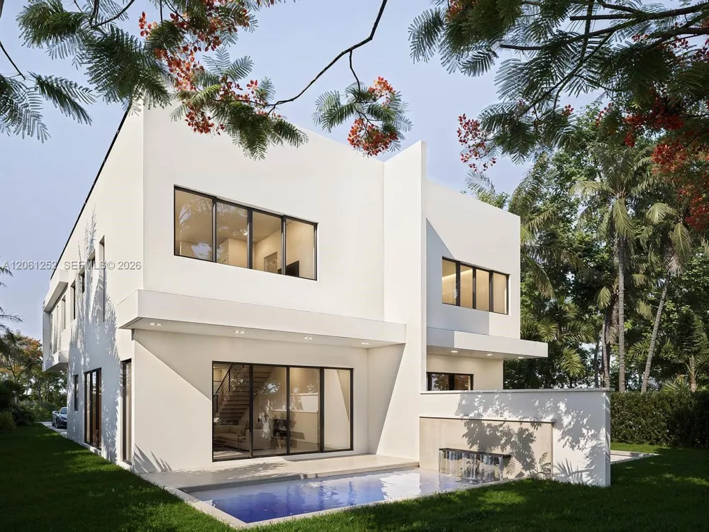 3111 Plaza St Coconut Grove, FL 33133