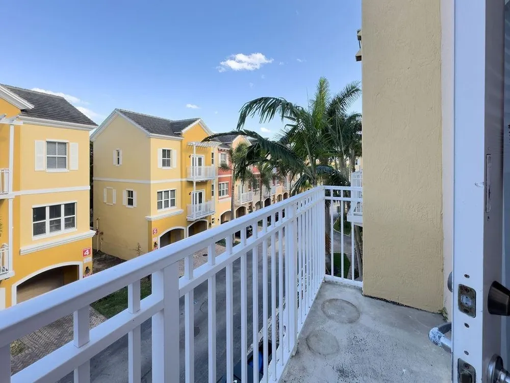 2322 Vintage Drive Lighthouse Point, FL 33064